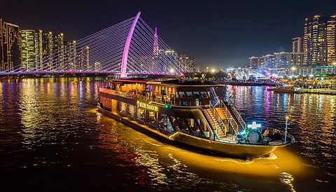Ăn Tối Trên Du Thuyền Sang Trọng ICON Saigon
